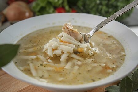 Суп куриный с лапшой