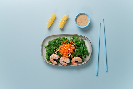 Салат чука с креветкой