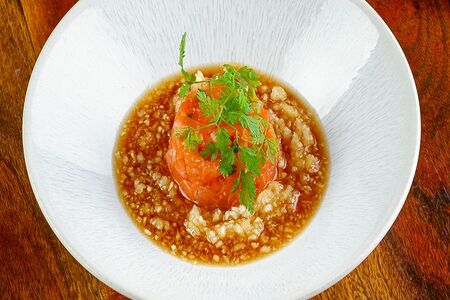 Тартар из лосося с ананасом