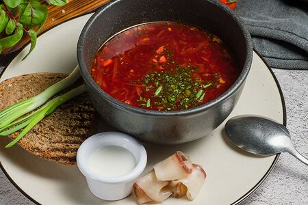 Борщ с говядиной и беконом
