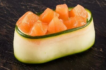 Каппа суши с лососем