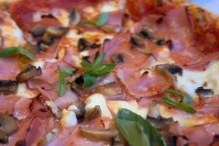 Пицца прошутто-фунги