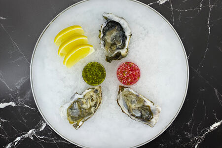 Три устрицы Фин де Клер