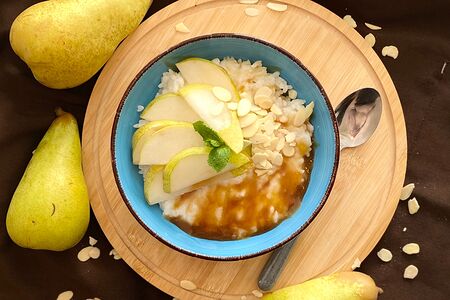 Рисовая каша с грушей и солёной карамелью 