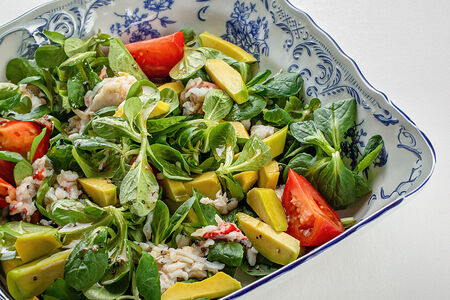 Зеленый салат с крабом