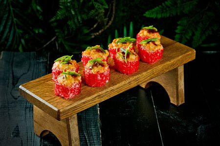 Запеченный ролл с креветкой