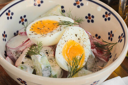 Салат Домашний со сметаной и яйцом