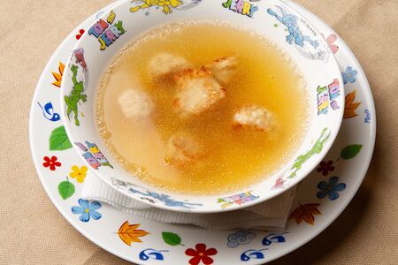 Детский суп с фрикадельками