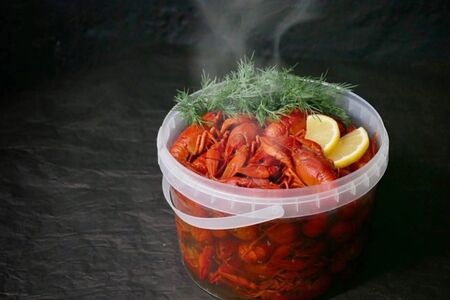 Средние варёные раки