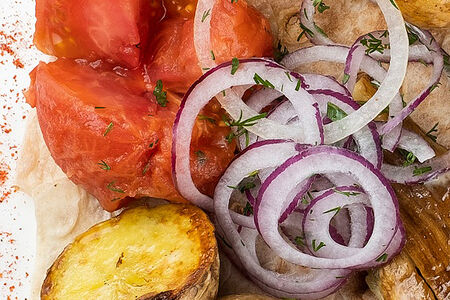 Помидор на мангале