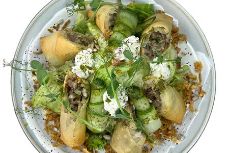 Спринг-роллы с телятиной