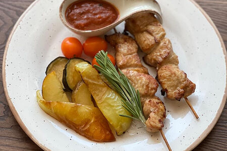 Шашлычок из индейки и овощи гриль