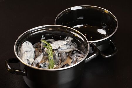 Мидии в сливочном соусе