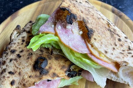 Пуча с ветчиной и сыром