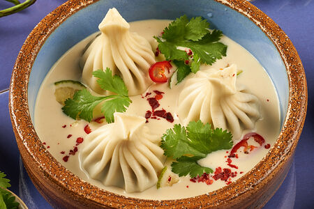 Хинкали с грибами и трюфельным соусом