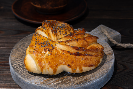 Слойка с маком