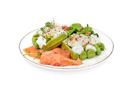 Вафли со шпинатом и семгой