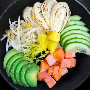 Поке с копчёным лососем