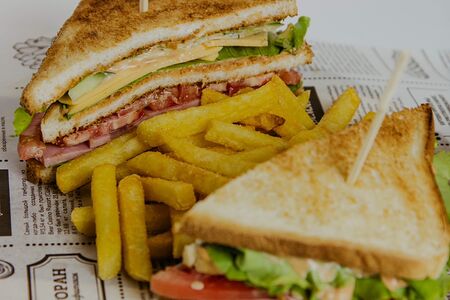 С ветчиной и сыром 