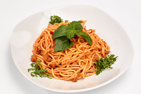 Спагетти а-ля болоньезе с говяжьим фаршем