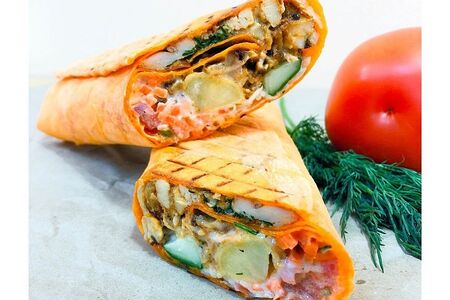 Шаурма в сырном лаваше большая