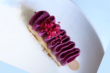 Чизкейк дроблю и черная смородина