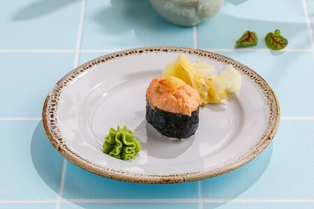 Запеченные суши с гребешком