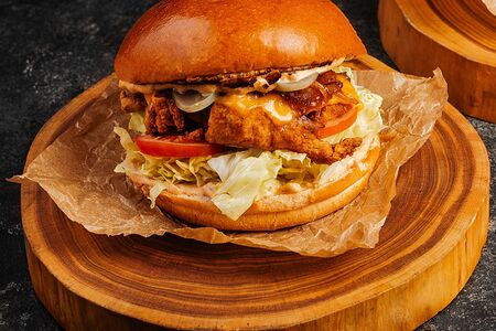 Бургер с хрустящей курицей