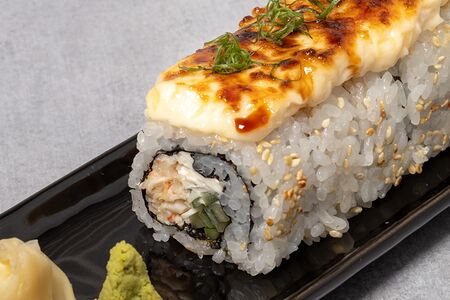 Ролл Чиз краб запеченный