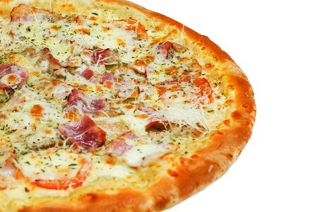 Курица и бекон на томатной основе