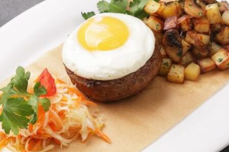 Рубленый бифштекс с сыром