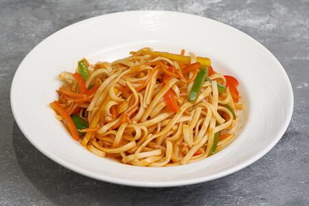 Удон с курицей