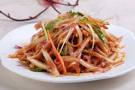 Салат из свиных ушек