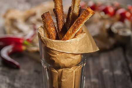 Гренки с соусом спайси