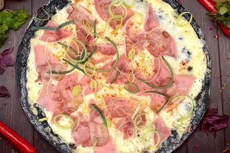 Пицца Овер ветчина 