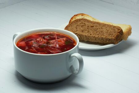 Борщ красный с говядиной