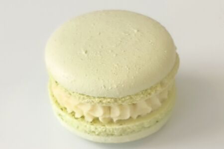 Макарон Фисташка-малина 