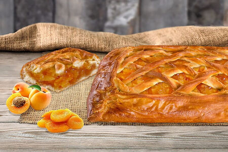 Пирог с курагой