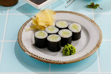 Ролл с огурцом