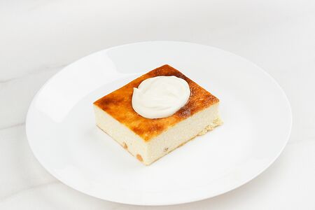 Запеканка творожная со сметаной