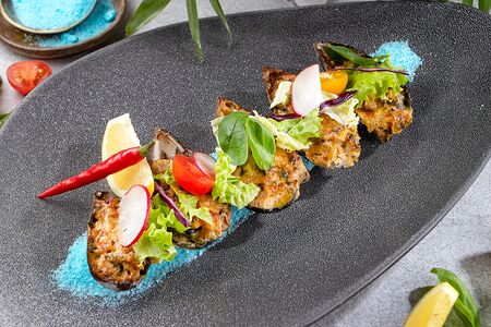 Запечённые мидии с перечным соусом