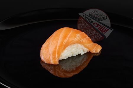 Суши с лососем