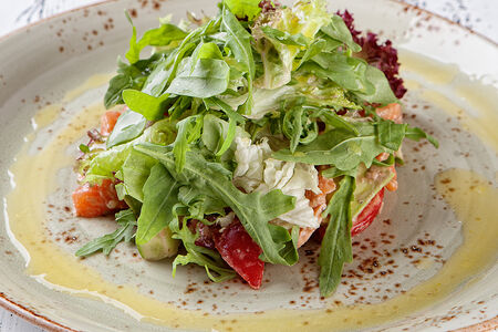 Салат со слабосоленым лососем