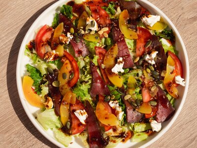 С говядиной