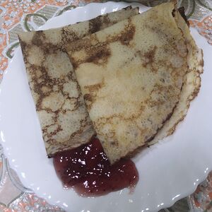 Блинчики с клубничным джемом 2 шт.