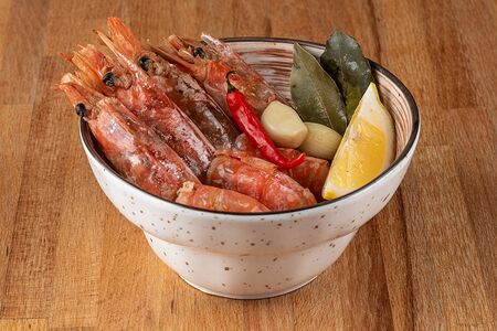 Острые варёные лангустины с тайским перцем