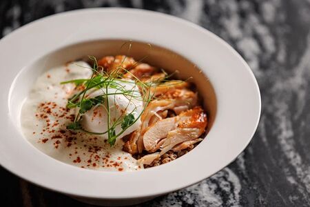 Каша гречневая с цыпленком и муссом из пармезана