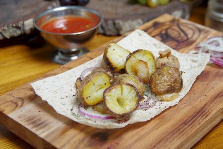 Картофель молодой с курдюком