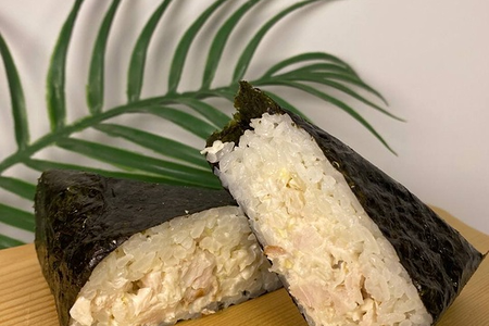 Онигири с курицей