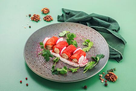 Рулетики из запеченного перца